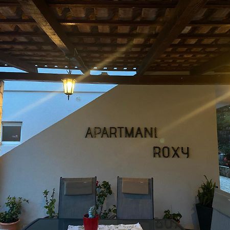 Apartmani Roxy Lovište Extérieur photo