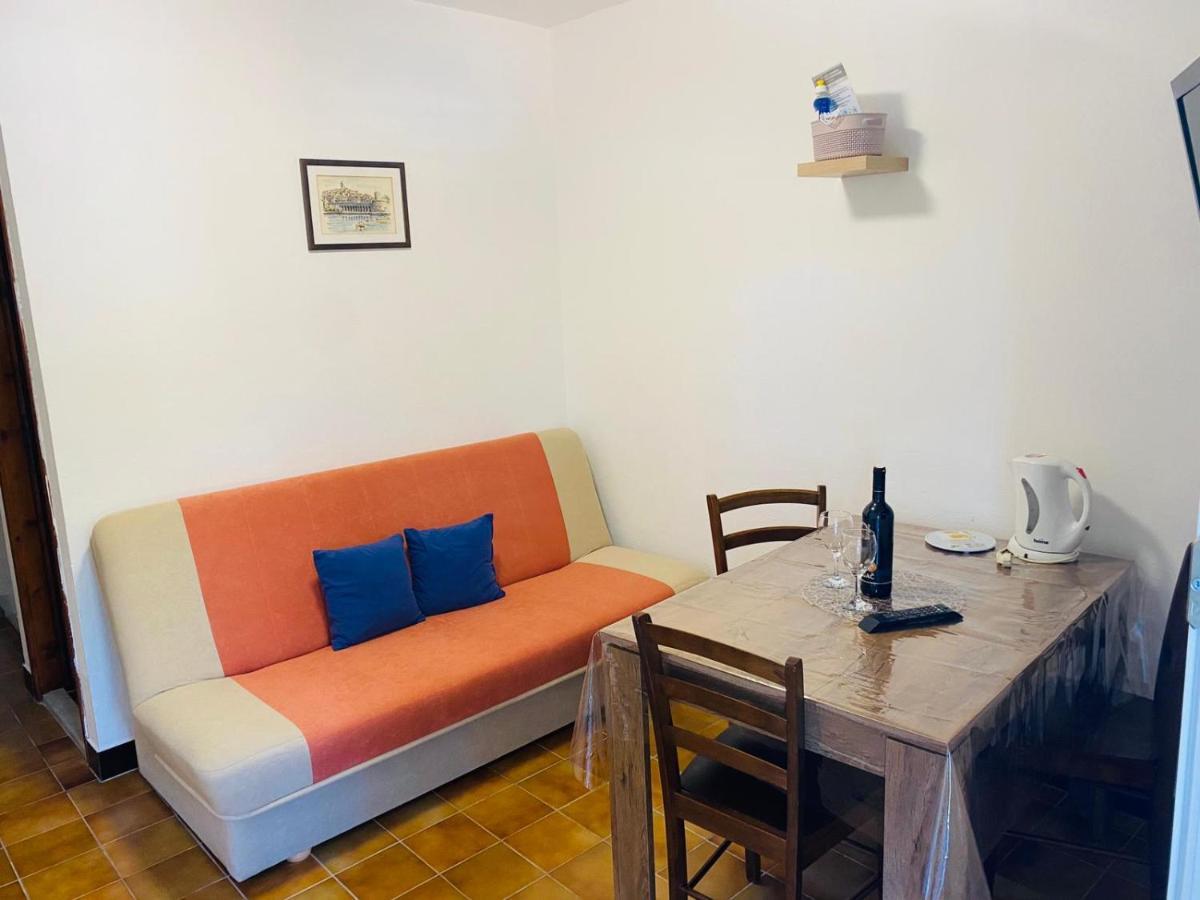 Apartmani Roxy Lovište Extérieur photo