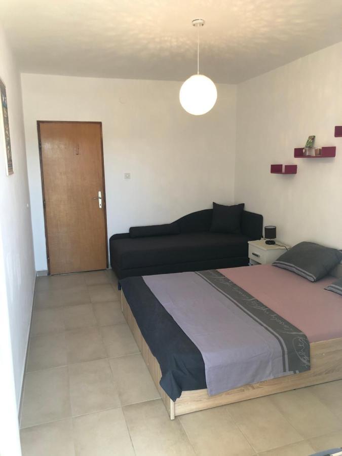 Apartmani Roxy Lovište Extérieur photo