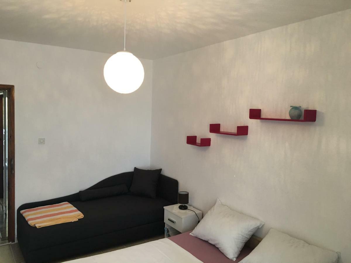 Apartmani Roxy Lovište Extérieur photo