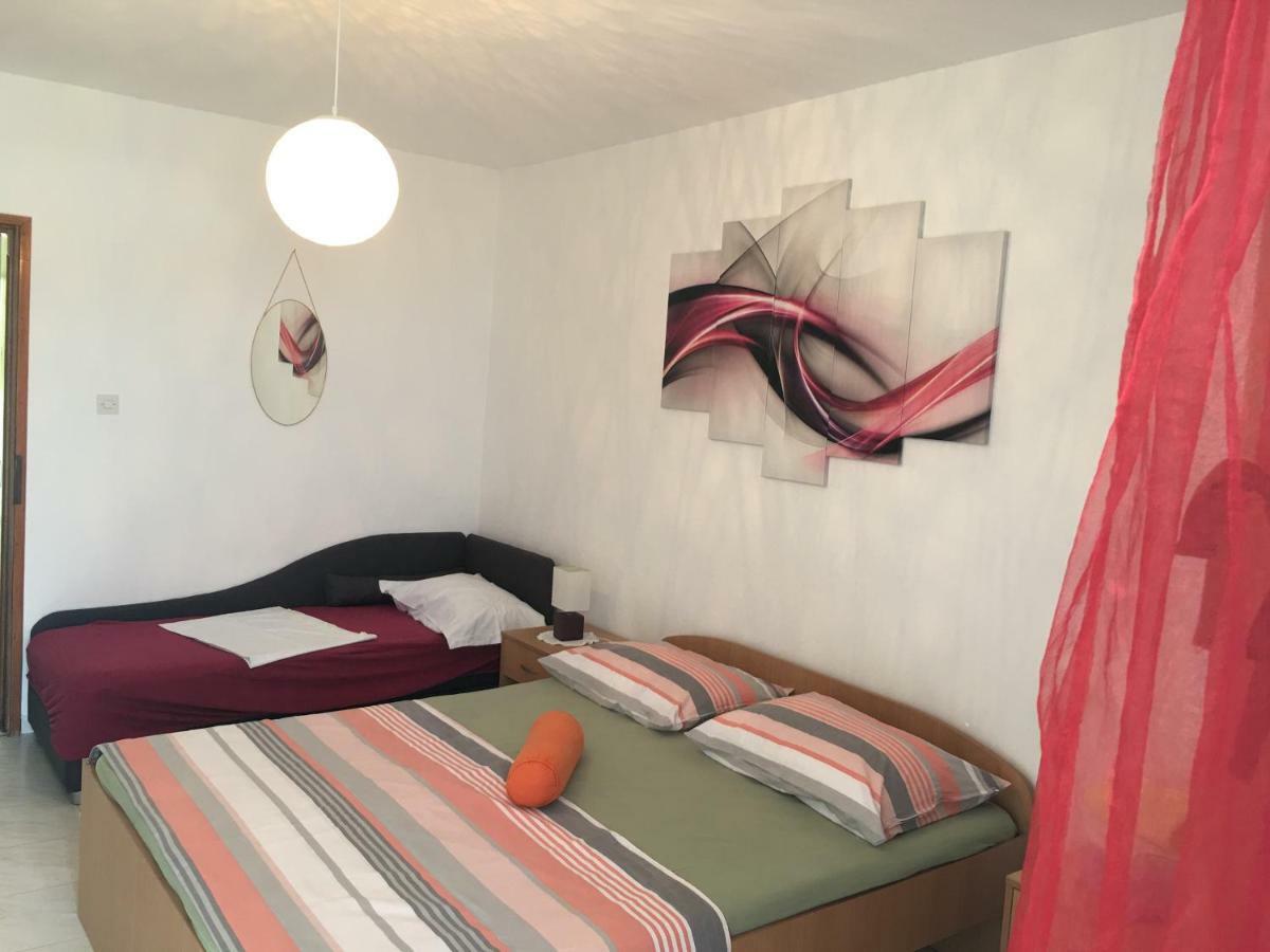 Apartmani Roxy Lovište Extérieur photo